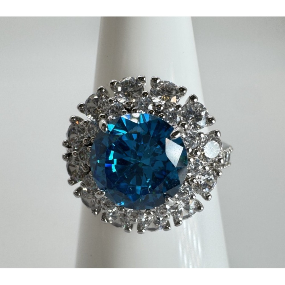 Size 8 Bomb Party Ring - RBP8637 Somebody Like You - Blue Topaz On Rhodium